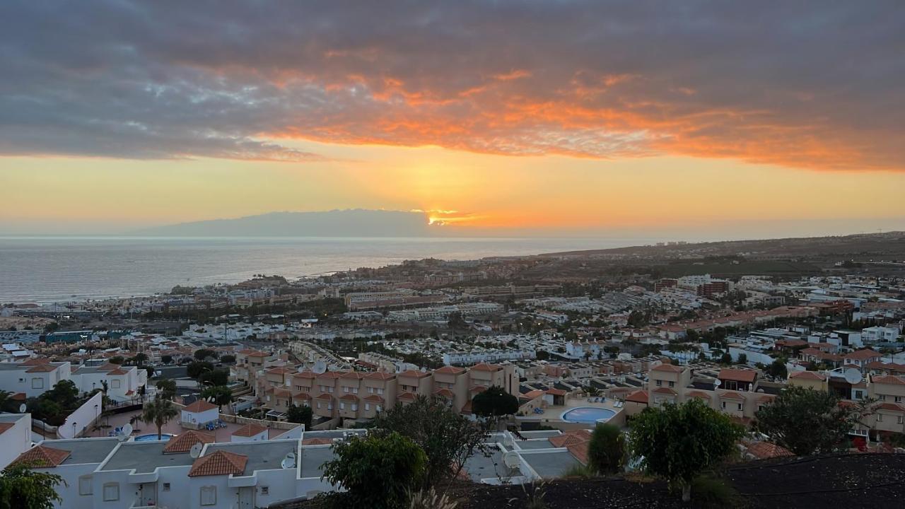 2 Bedroom Apartment With Breathtaking View Of The Sea - Sunset 阿德耶 外观 照片
